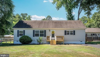 363 Monroe Dr, Colonial Beach, VA 22443