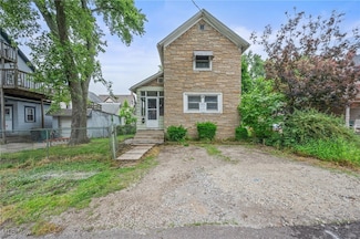 311 Sterling Ct, Akron, OH 44304