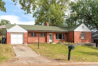 8729 Teasdale Ave, Saint Louis, MO 63124