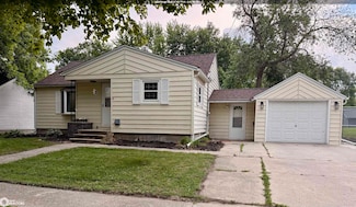 224 Buffalo St SW, Titonka, IA 50480