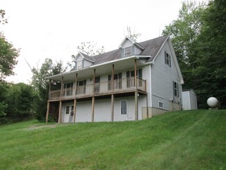 1323 Betts Bridge Rd, West Pawlet, VT 05775