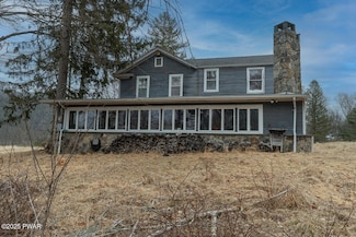 575 Parkers Glen Rd, Shohola, PA 18458