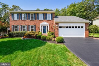 8516 Chase Glen Cir, Fairfax Station, VA 22039