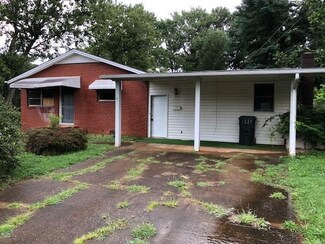 1036 11th St NE, Hickory, NC 28601