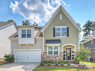 2004 Whipcord Dr, Waxhaw, NC 28173
