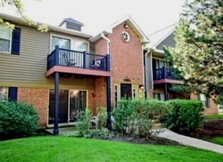 1585 Raymond Dr Unit 102, Naperville, IL 60563
