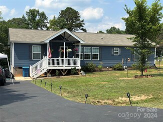 2579 10th Ave NE, Hickory, NC 28601