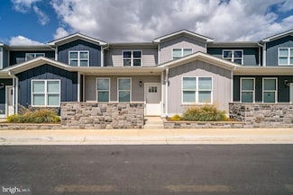 1524 Crownpoint Dr, Harrisonburg, VA 22801