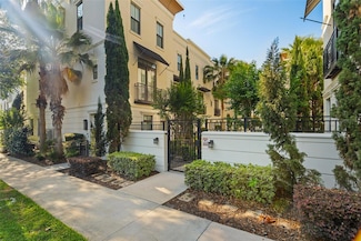 654 Mariposa St, Orlando, FL 32801