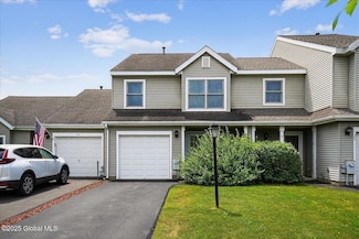 35 Justine Ct, Rensselaer, NY 12144
