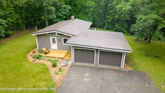 9481 S Clinton Trail, Eaton Rapids, MI 48827