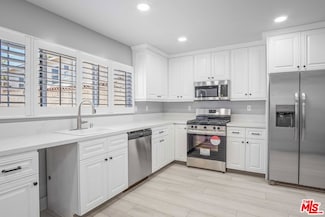 8322 Colegio Dr, Los Angeles, CA 90045