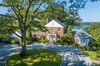116 White Hill Rd, Cold Spring Harbor, NY 11724