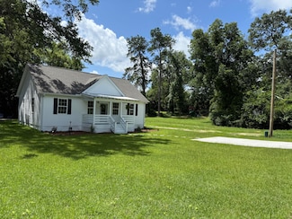 112 Lexington Ave, Saint Matthews, SC 29135