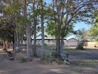 2010 Tamarack Cir, Bosque Farms, NM 87068
