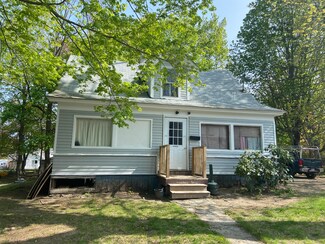 63 Patterson St, Augusta, ME 04330