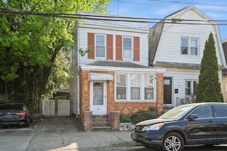 118 W 49th St, Bayonne, NJ 07002