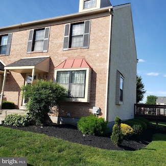 25 Ruth Rd, Brookhaven, PA 19015