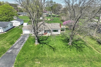 134 W Karen Dr, Decatur, IL 62526