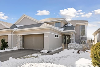 1485 Waterford Dr, Golden Valley, MN 55422