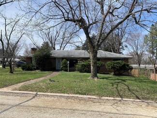 25 Friese Dr, Saint Louis, MO 63132