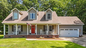 401 Cedar Ln, Washington, NC 27889