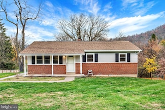 10 Usztics Ln, Dauphin, PA 17018