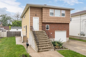 1444 Park Ave, Merrick, NY 11566