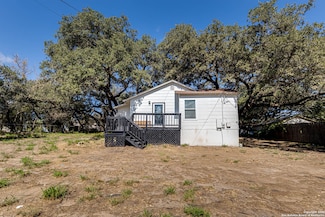 201 Primrose Ln, Poteet, TX 78065