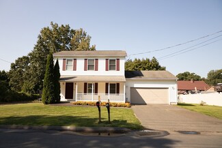 16 Jacob St, Chicopee, MA 01020