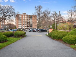 49 Melrose St Unit 1H, Melrose, MA 02176