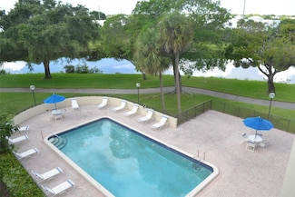 2320 S Cypress Bend Dr Unit 404, Pompano Beach, FL 33069