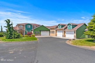 500 Saint Hilaire Rd, Yakima, WA 98901