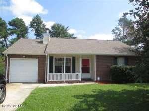 207 Spruce Ct, Jacksonville, NC 28546