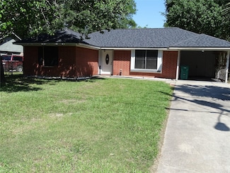 117 N Forest Dr, Willis, TX 77378