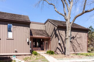 329 Woodview Rd Unit A, Lake Barrington, IL 60010