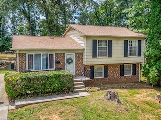 607 Runyon Dr, High Point, NC 27260
