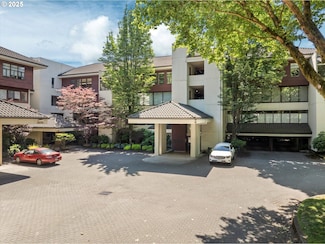5300 S Landing Square Dr Unit 26A, Portland, OR 97239
