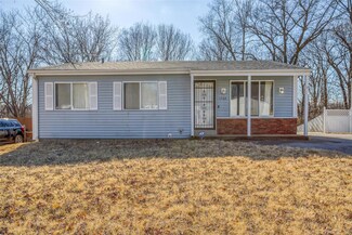 1732 Rose Crest Dr, Hazelwood, MO 63042