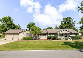 2944 Crestwood Dr, Decatur, IL 62521