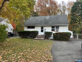 743 Newcomb Rd, Ridgewood, NJ 07450