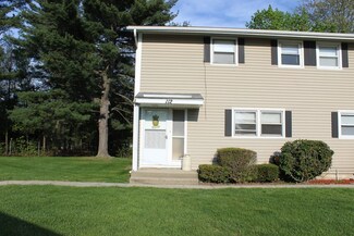 112 Woodbridge Rd, Chicopee, MA 01022