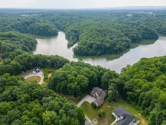 90 Grandview Lake Rd, Estill Springs, TN 37330