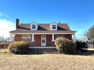 1358 S Coolwell Rd, Madison Heights, VA 24572