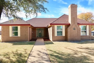 2709 Holliday Dr, Plainview, TX 79072