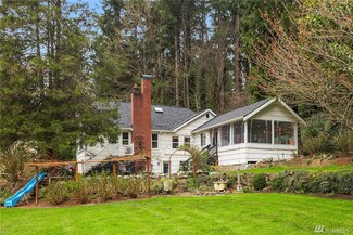 16950 28th Ave NE, Lake Forest Park, WA 98155