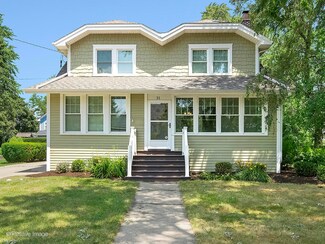 317 E Lincoln Ave, Wheaton, IL 60187