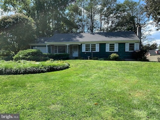 2022 Meadow Ridge Dr, Lancaster, PA 17601