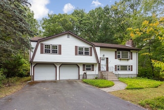 14 Deborah Dr, Walpole, MA 02081