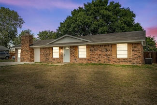810 S Western Hills Dr, Howe, TX 75459